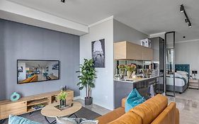 Oku Luxury Apartment, Ellipse, Waterfall